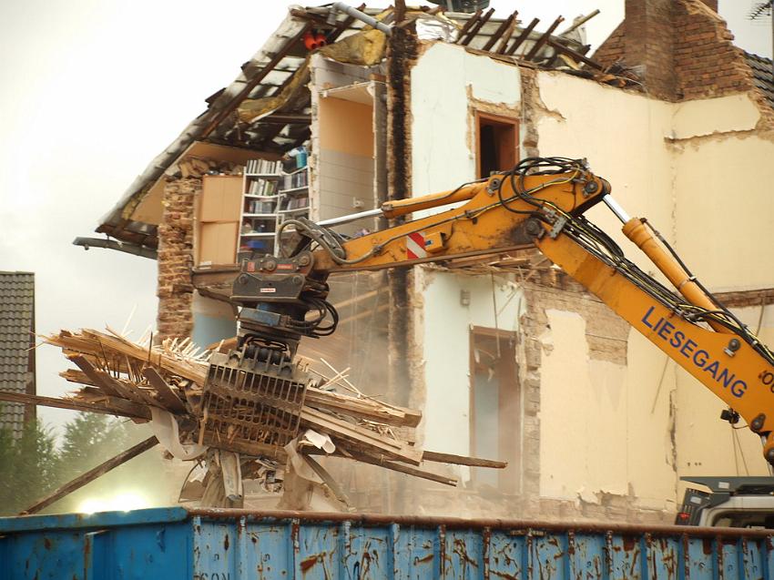 Hausexplosion Bruehl bei Koeln Pingsdorferstr P510.JPG